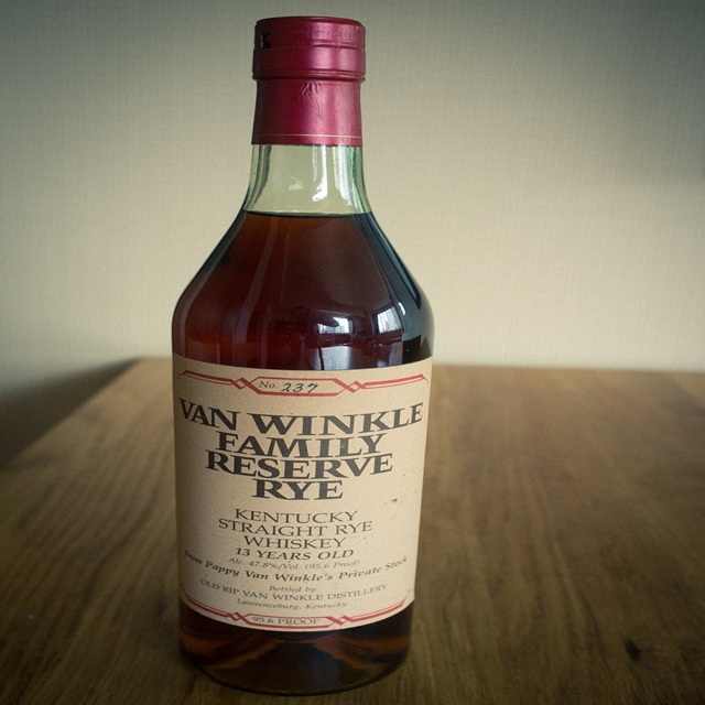 Low price original Premium Whisky Pappy Van Winkle 10,12,15, 23 Year Old Family Reserve Bourbon 750ml for sale in Europe