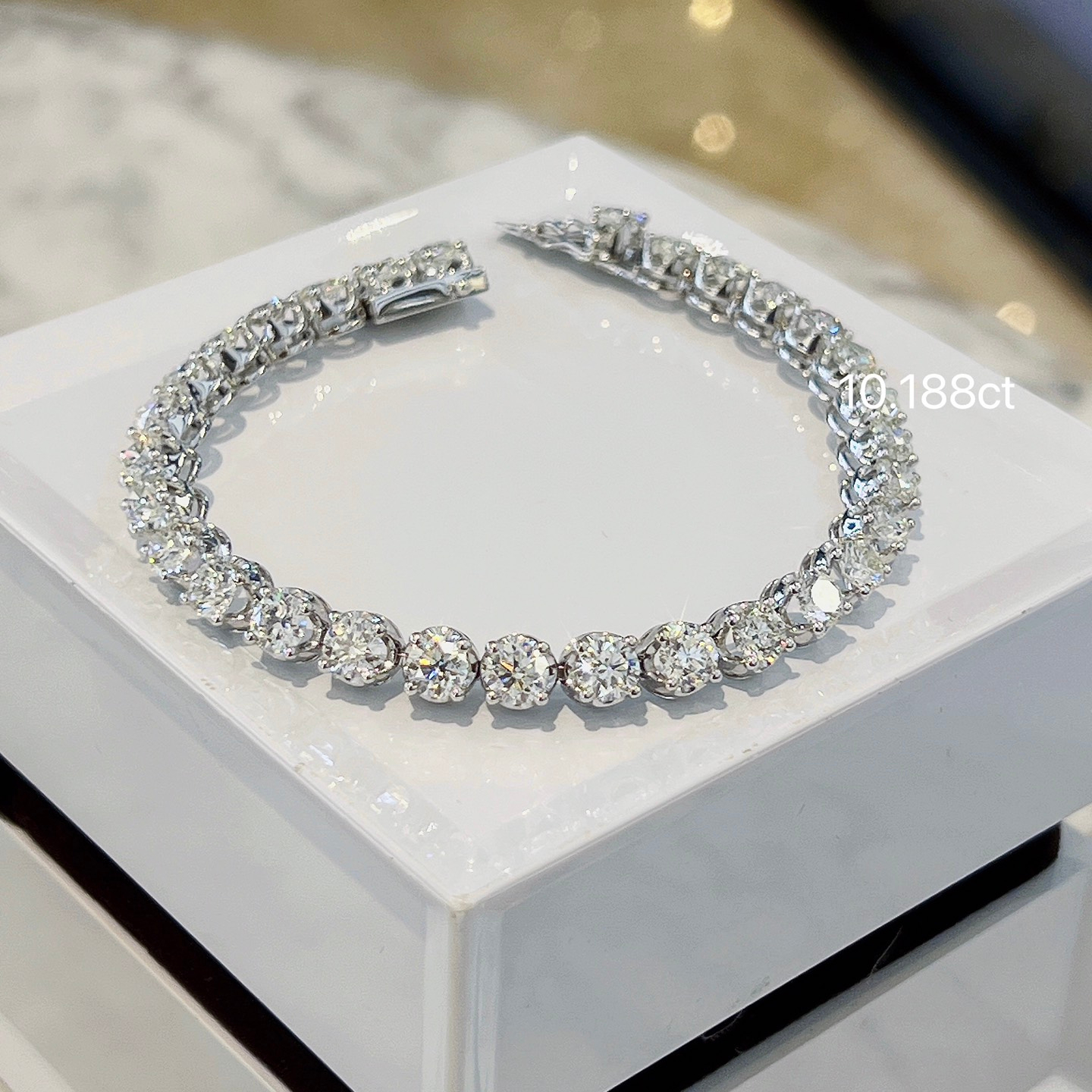 18k White Gold Crown Single Diamond 10.188ct Four Claw Diamond Bracelet Full Diamond Bracelet